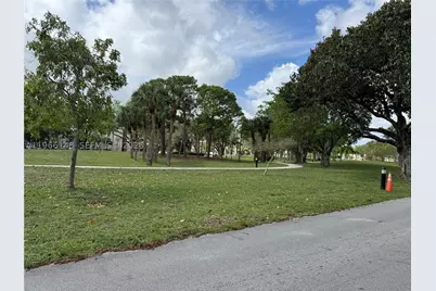 6301 N Fall Circle #213, Lauderhill, FL 33319 - Photo 3