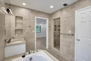 19710 NE 23rd, Miami, FL 33180 - Photo 19