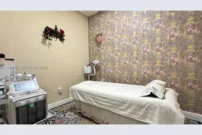 Sw 40, Miami, FL 33165 - Photo 19