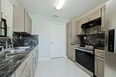 522 SW 3rd, Homestead, FL 33030 - Photo 9