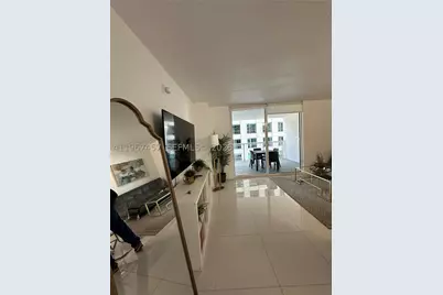 1200 Brickell Bay #1712, Miami, FL 33131 - Photo 5