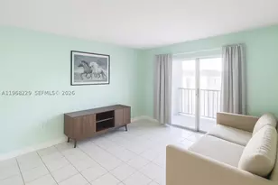 8895 Fontainebleau, Miami, FL 33172 - Photo 5