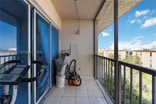 8895 Fontainebleau, Miami, FL 33172 - Photo 19