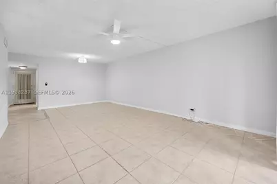 2861 Somerset #104, Lauderdale Lakes, FL 33311 - Photo 19