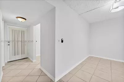 2861 Somerset #104, Lauderdale Lakes, FL 33311 - Photo 9