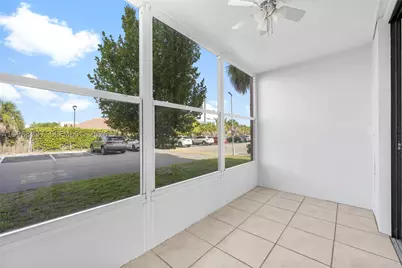2861 Somerset #104, Lauderdale Lakes, FL 33311 - Photo 23
