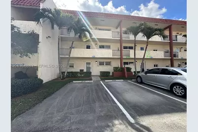 8960 S Hollybrook #109, Pembroke Pines, FL 33025 - Photo 3