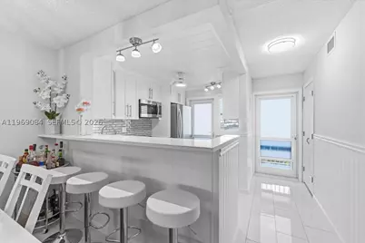 3201 NE 8th #405, Pompano Beach, FL 33062 - Photo 5