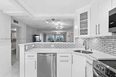3201 NE 8th #405, Pompano Beach, FL 33062 - Photo 3