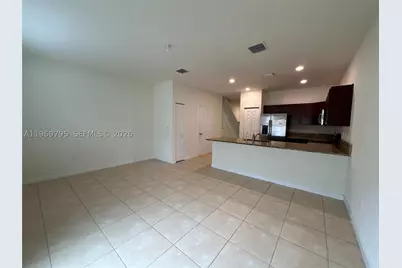 9374 W 32nd, Hialeah, FL 33018 - Photo 5