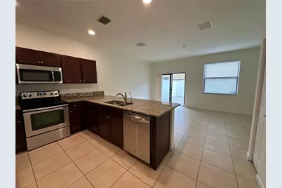 9374 W 32nd, Hialeah, FL 33018 - Photo 3