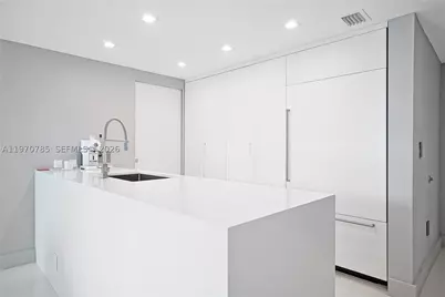 475 Brickell #1913, Miami, FL 33131 - Photo 7