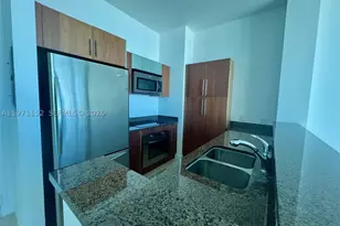 300 S Biscayne, Miami, FL 33131 - Photo 3