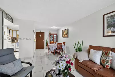 9678 Fontainebleau #410, Miami, FL 33172 - Photo 11