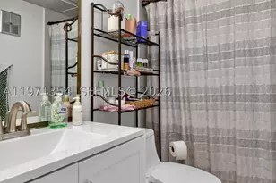 9678 Fontainebleau, Miami, FL 33172 - Photo 19