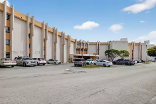 9678 Fontainebleau, Miami, FL 33172 - Photo 1