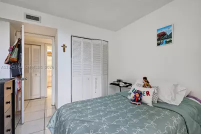 9678 Fontainebleau #410, Miami, FL 33172 - Photo 17