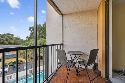 9678 Fontainebleau #411, Miami, FL 33172 - Photo 29