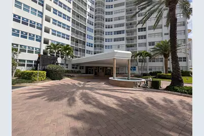 100 Golden Isles #PH9, Hallandale Beach, FL 33009 - Photo 3