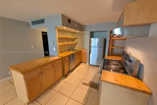 100 Golden Isles, Hallandale Beach, FL 33009 - Photo 13