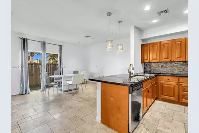 21 SE 3rd, Hallandale Beach, FL 33009 - Photo 5
