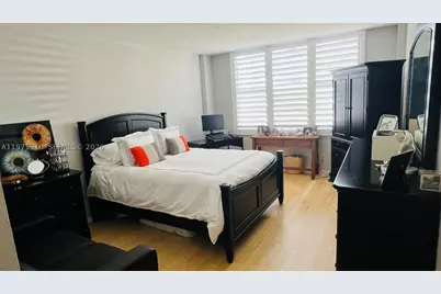 5600 Collins #7Y, Miami Beach, FL 33140 - Photo 17