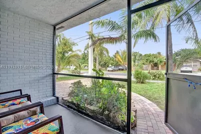 208 SW 2nd, Hallandale Beach, FL 33009 - Photo 17