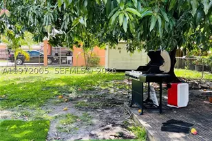 952 E 19th, Hialeah, FL 33013 - Photo 13