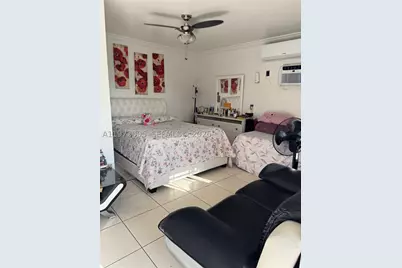 952 E 19th, Hialeah, FL 33013 - Photo 9