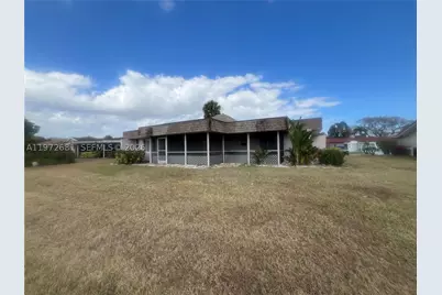 5724 S Bayberry, Tamarac, FL 33319 - Photo 3