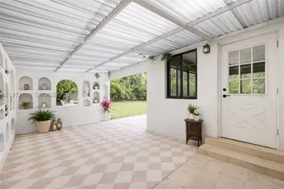 2421 NE 187th, Miami, FL 33180 - Photo 31