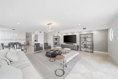 5801 Collins #700, Miami Beach, FL 33140 - Photo 3