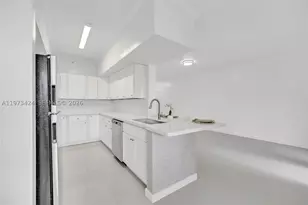 151 SW 117th, Pembroke Pines, FL 33025 - Photo 9