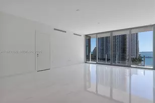 300 Biscayne Blvd, Miami, FL 33131 - Photo 15