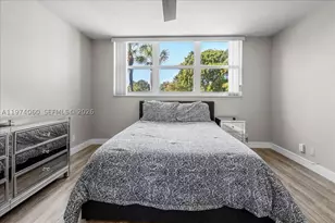 811 S Hollybrook, Pembroke Pines, FL 33025 - Photo 21