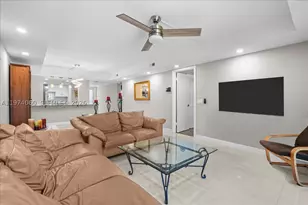 811 S Hollybrook, Pembroke Pines, FL 33025 - Photo 1