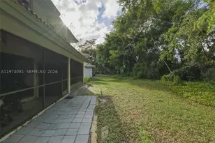 9853 Riverside, Coral Springs, FL 33071 - Photo 31