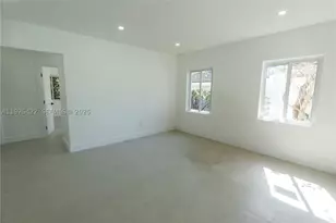 905 Tangier, Coral Gables, FL 33134 - Photo 11