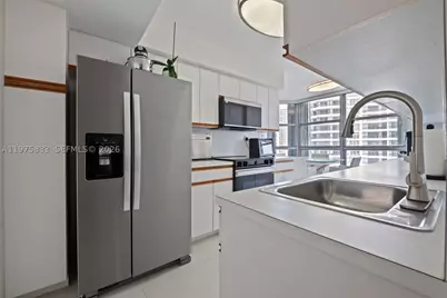 19101 NE 36th #1407, Aventura, FL 33180 - Photo 11