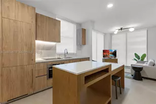 11 NE 6th, Miami, FL 33132 - Photo 11