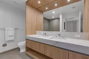 11 NE 6th, Miami, FL 33132 - Photo 15