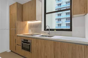 11 NE 6th, Miami, FL 33132 - Photo 9