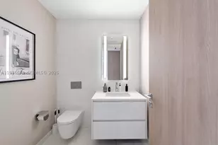 300 Biscayne Blvd, Miami, FL 33131 - Photo 21