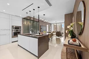 300 Biscayne Blvd, Miami, FL 33131 - Photo 7