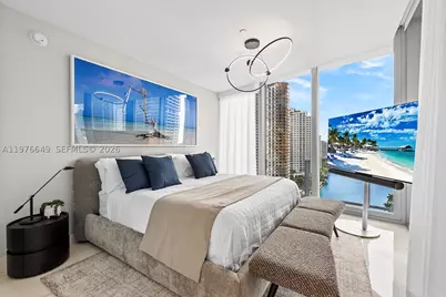 300 Biscayne Blvd #1605, Miami, FL 33131 - Photo 11