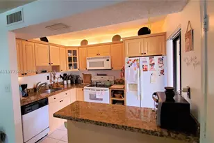 20025 NE 3rd, Miami, FL 33179 - Photo 3