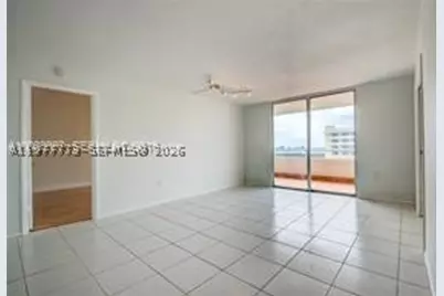 5555 Collins #15W, Miami Beach, FL 33140 - Photo 15