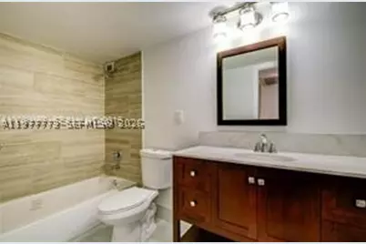 5555 Collins #15W, Miami Beach, FL 33140 - Photo 9