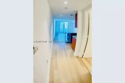 185 SW 7th #1605, Miami, FL 33130 - Photo 3