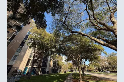 3301 N Country Club #106, Aventura, FL 33180 - Photo 17